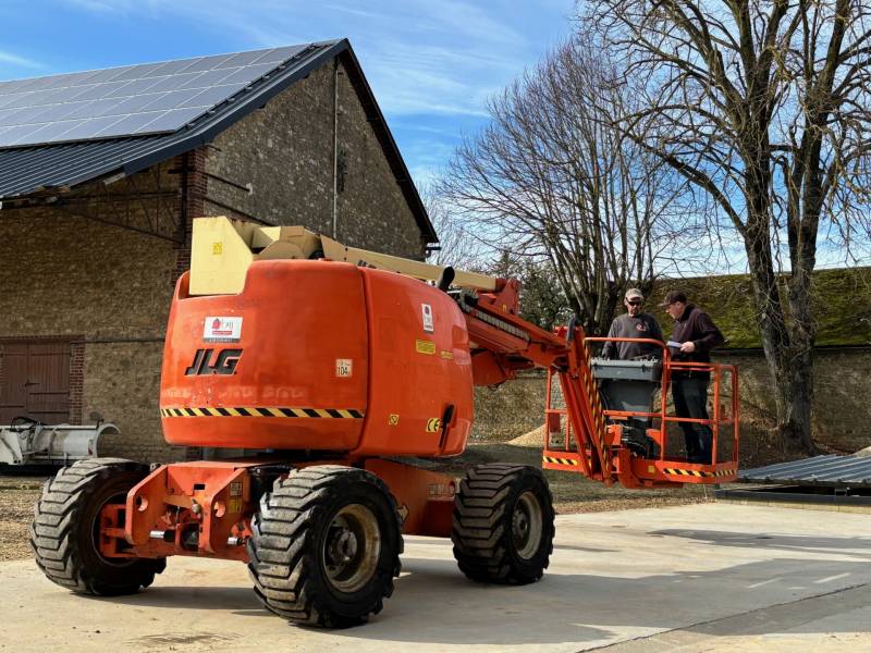 Nacelle articulée d'occasion JLG 450AJ