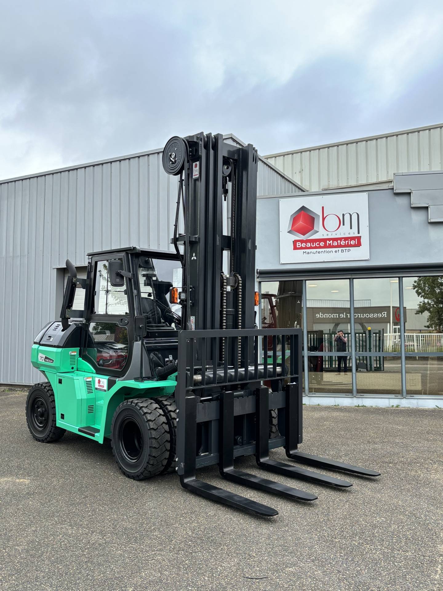 chariot elevateur diesel 7 tonnes MITSUBISHI FD70N3