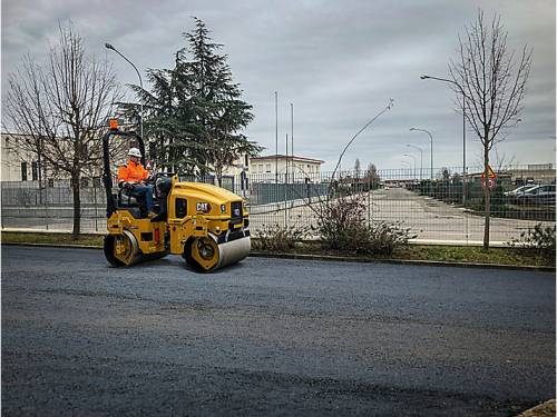 2022-BEAUCE-MATERIEL-entreprise-location-achat-materiel-tp-manutention-petit rouleau tandem caterpillar cb2-7gc-01